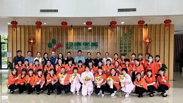 杭州滨江绿康阳光家园开展护理员节庆祝活动