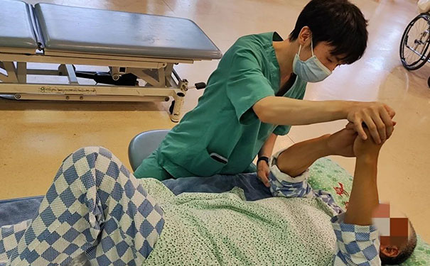 杭州乐天派英智康复医院基底节出血病人的康复治疗案例