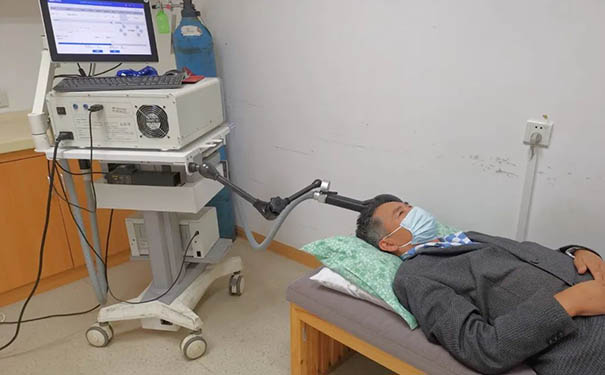 杭州英智康复医院：高坠导致颅脑损伤意识不清，两周康复创造奇迹