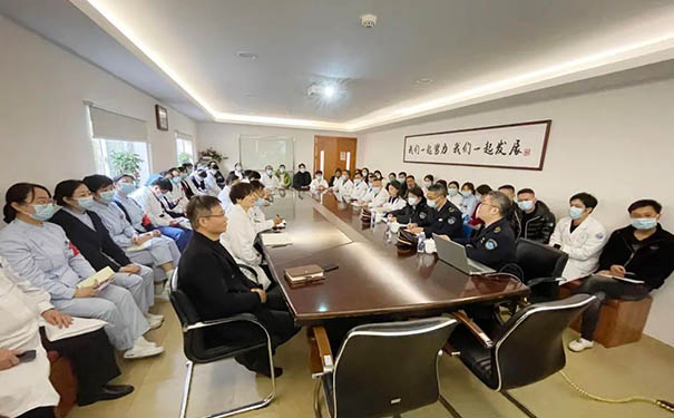西湖区卫生和计划生育监督所党支部在杭州天目山医院开展“送法进院”活动