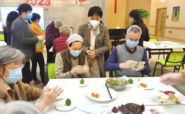 杭州朗和银江组织长辈们创作了清明团子