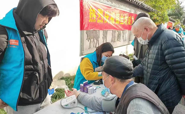 杭州圣德嘉誉护理院开展社区义诊活动